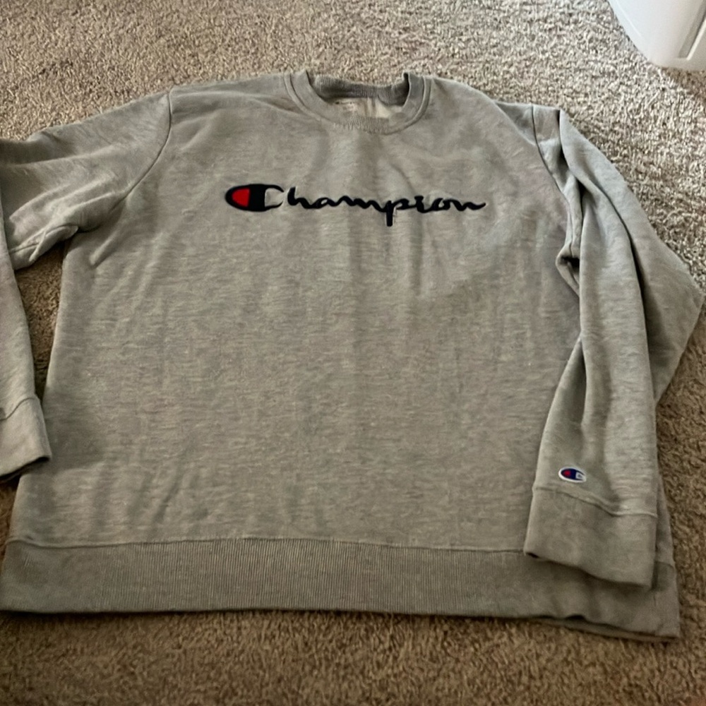 Champion sweatshirt xl embroidered